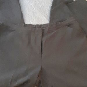 Black 4 Pocket Polyester Women's size 18 W Dress Pants